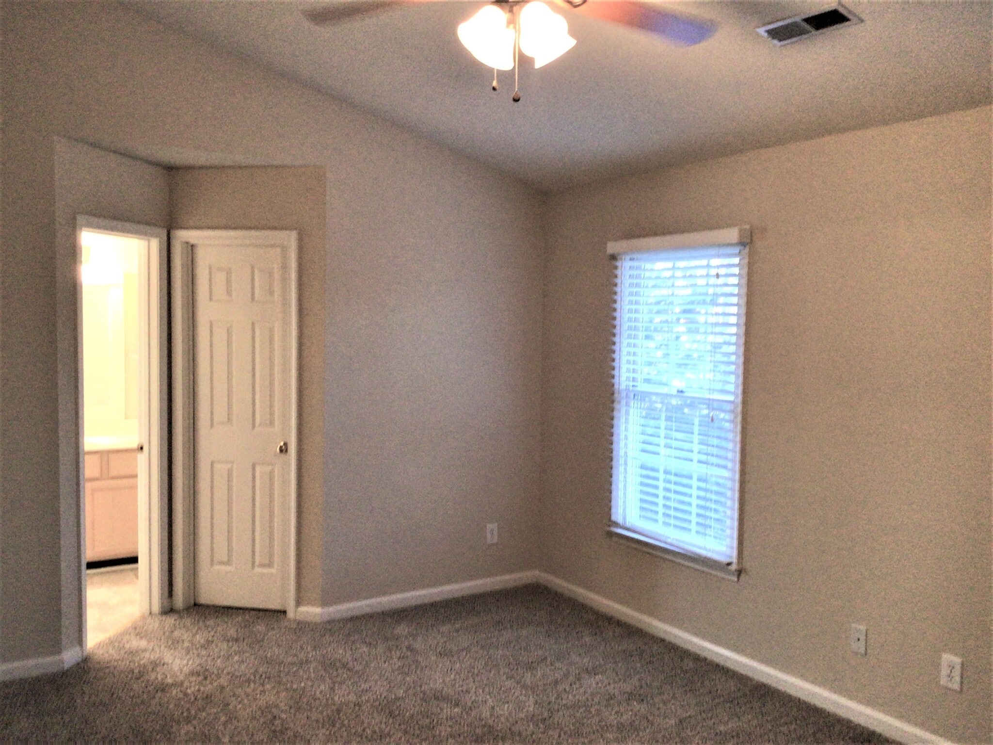 Building Photo - 6323 Stonewick Dr
