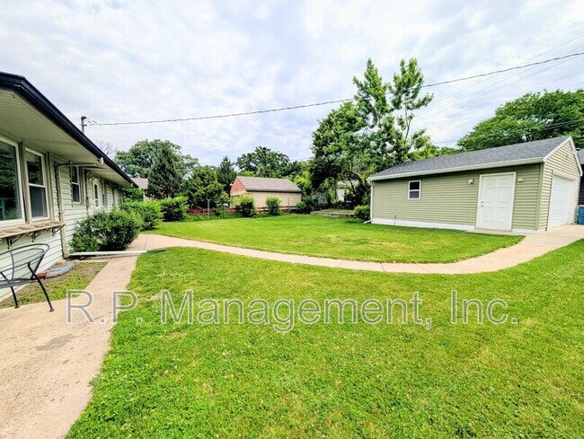 Building Photo - 3100 Orchard Ave N