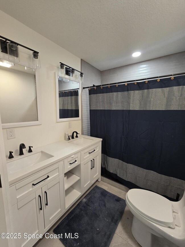 Building Photo - 2417 Colonial Dr