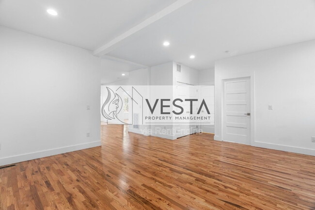 Building Photo - 510 Deaverview Rd