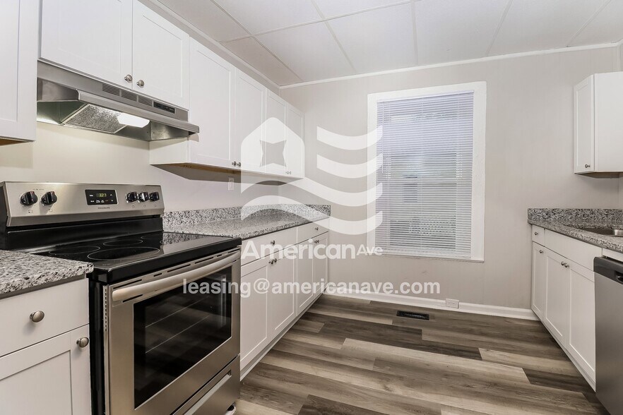 Building Photo - 306 Sycamore St