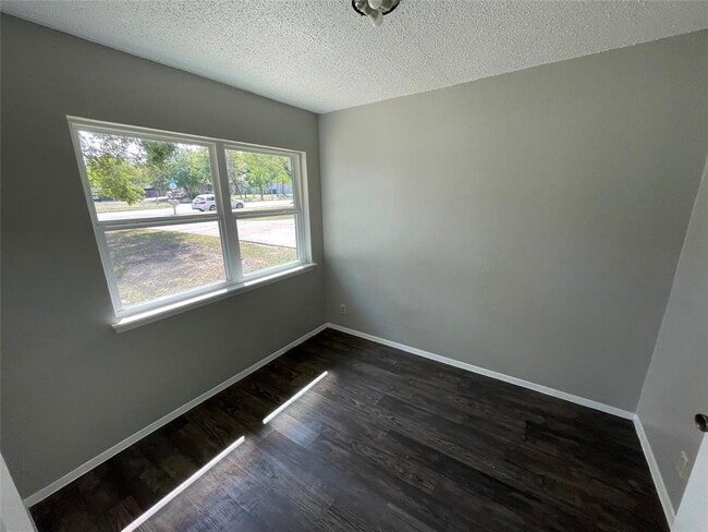 Building Photo - 5806 Emerald Forest Dr