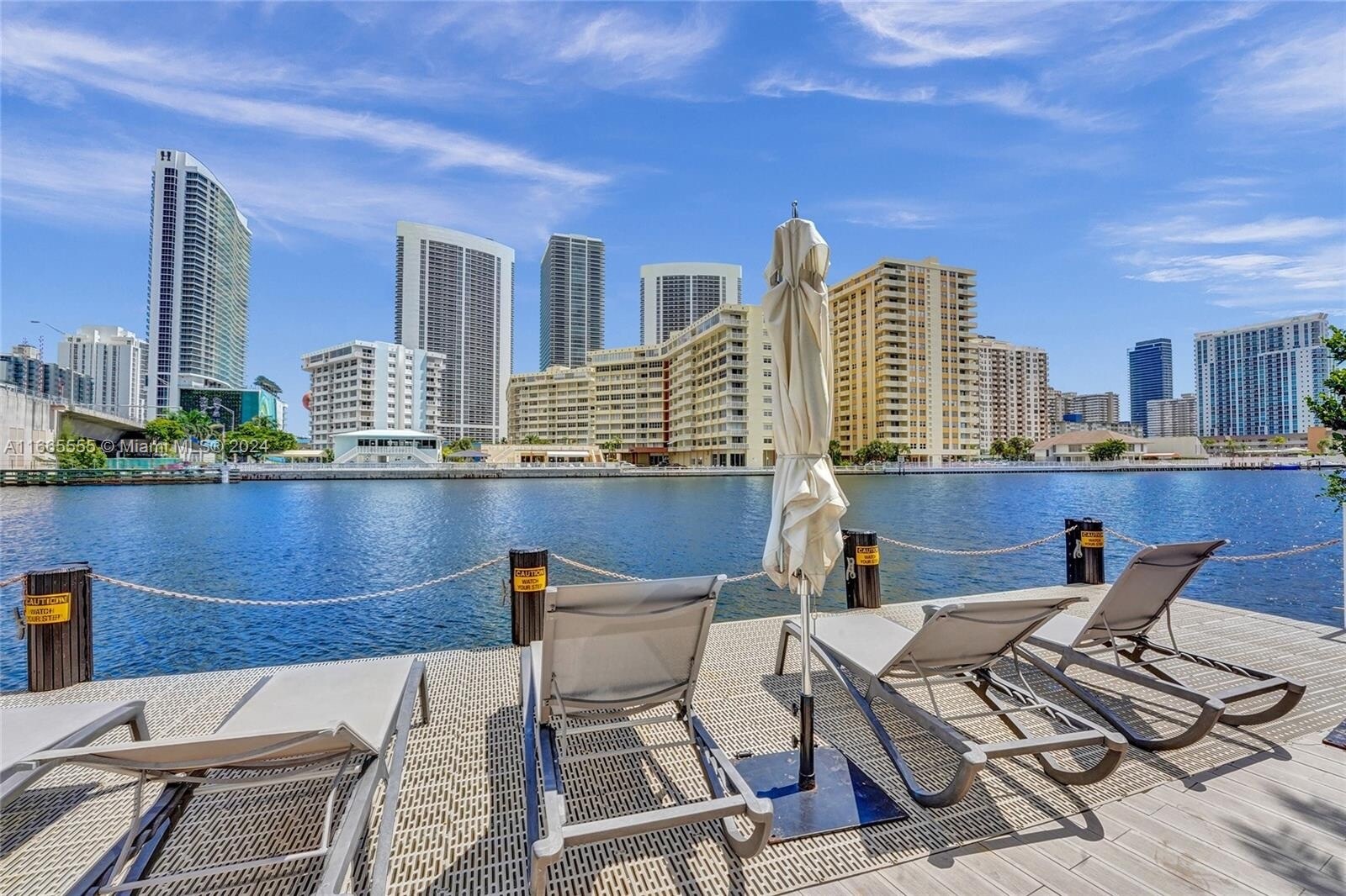Building Photo - 2602 E Hallandale Beach Blvd