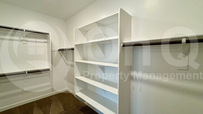 Building Photo - 1068 E Sabino Dr