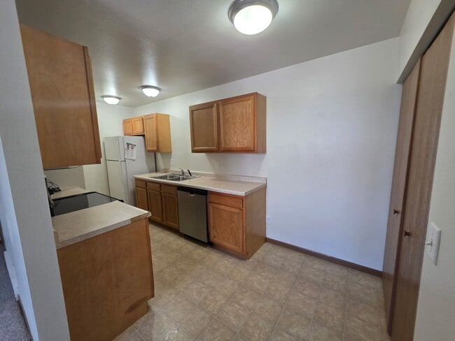 Building Photo - 230 S Dubuque St