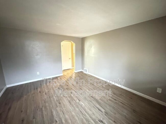 Building Photo - 3110 Calvert Ave