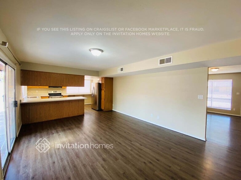 Building Photo - 2576 E Commonwealth Cir