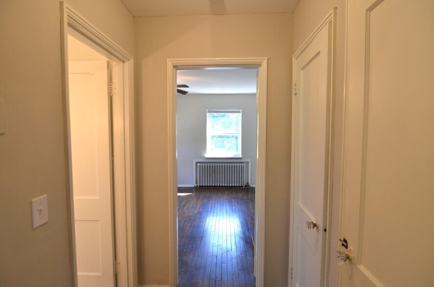 Building Photo - 3029 Auten Ave
