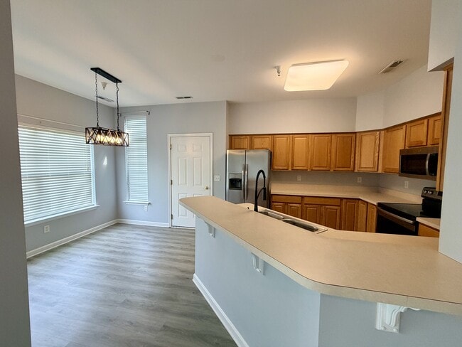 Building Photo - 2901 Heather Dr