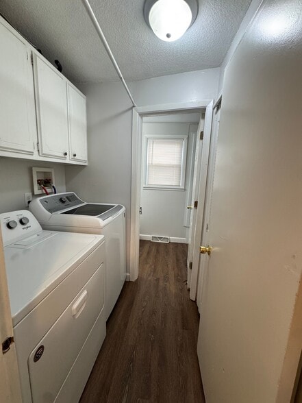 Building Photo - 930 Pius Ln