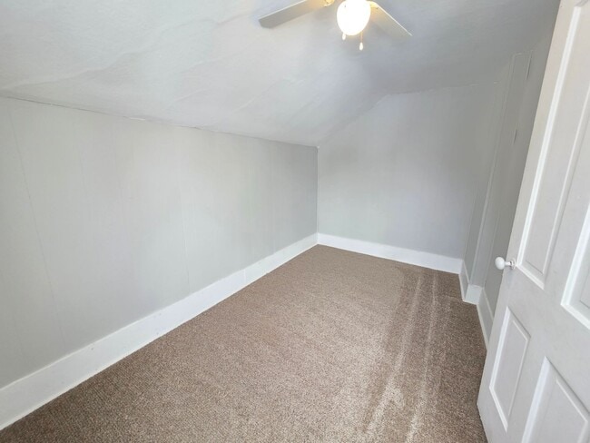 Building Photo - 4 Bed 1.5 Bath Single Family Home in Nekoosa