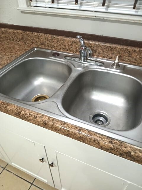 Building Photo - 5902 Pershing St