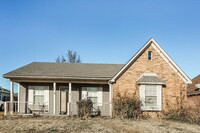 Building Photo - 4630 Chadwell Cove