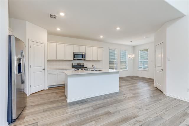 Building Photo - 10041 Elkhorn Dr