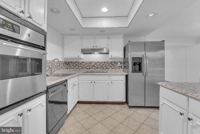 Building Photo - 40 Rittenhouse Dr