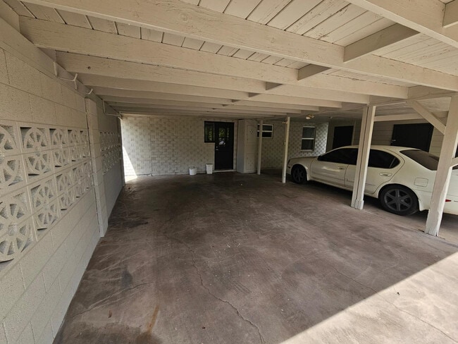 Building Photo - 2141 E Osborn Rd