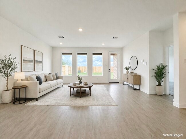 Building Photo - 31906 Blossom Ln