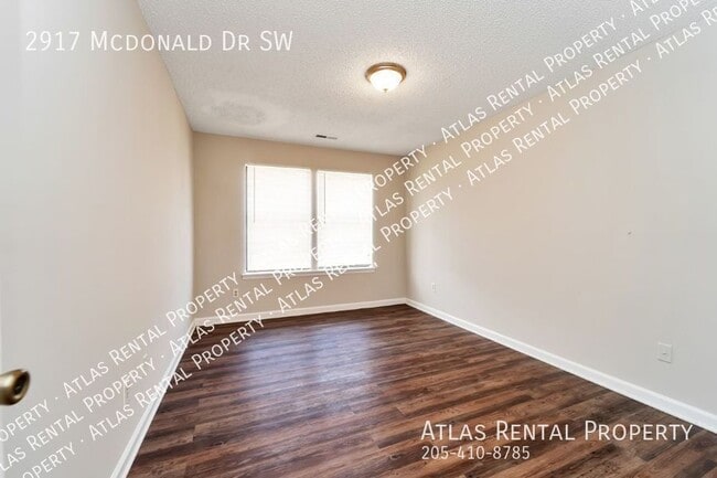 Building Photo - 2917 McDonald Dr SW