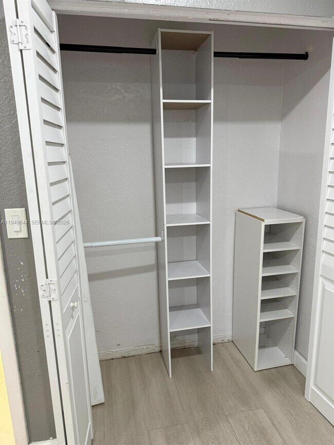 Building Photo - 11220 SW 125th Pl