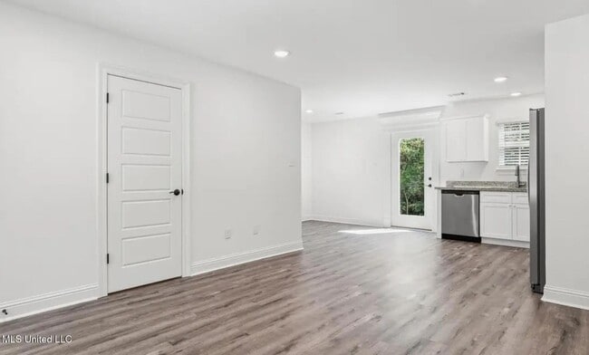 Building Photo - 1511 2nd St