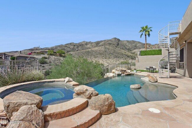 Building Photo - 14216 S 5th St