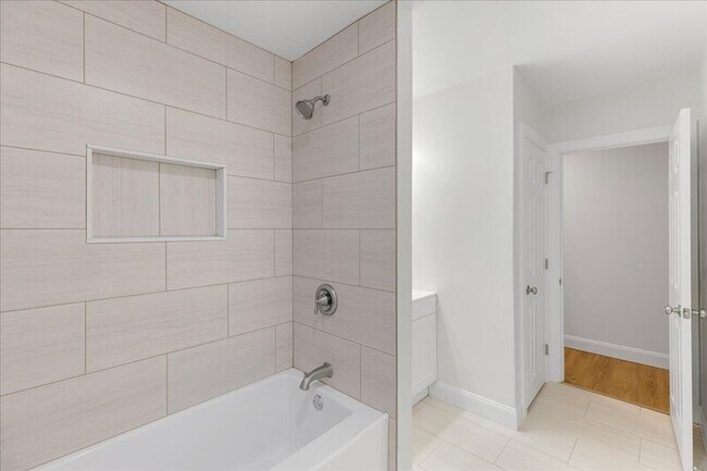 Building Photo - 57 Greenvale Rd