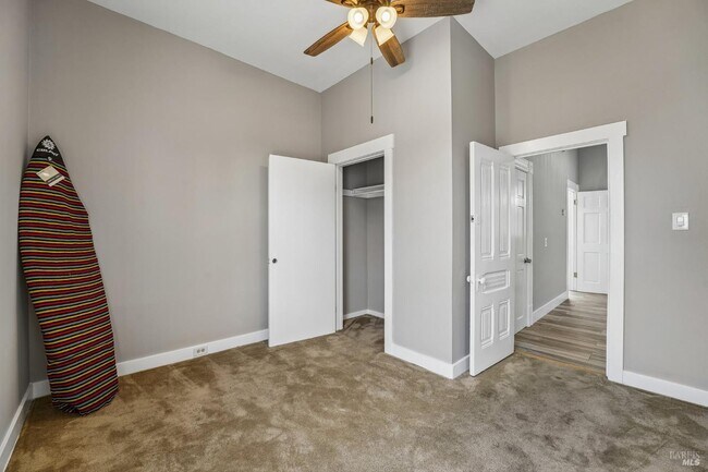 Building Photo - 517 Branciforte St