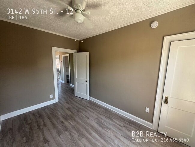 Building Photo - 3142 W 95th St