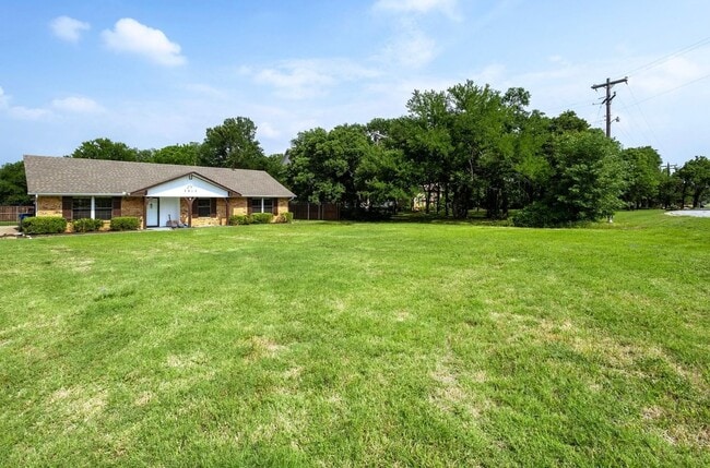 Building Photo - 3 Bed 2 Bath Home - Southlake Carroll ISD