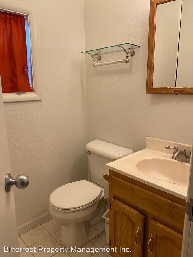 Building Photo - 2 br, 1.5 bath House - 203 Dearborn