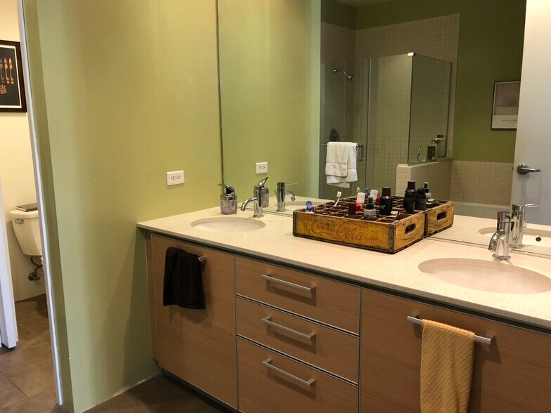 Bathroom 2 of 2 - 801 S Grand Ave