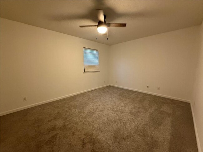 Building Photo - 902 Darling Ave