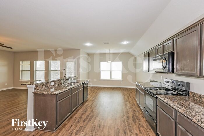 Building Photo - 708 Woodcrest Dr