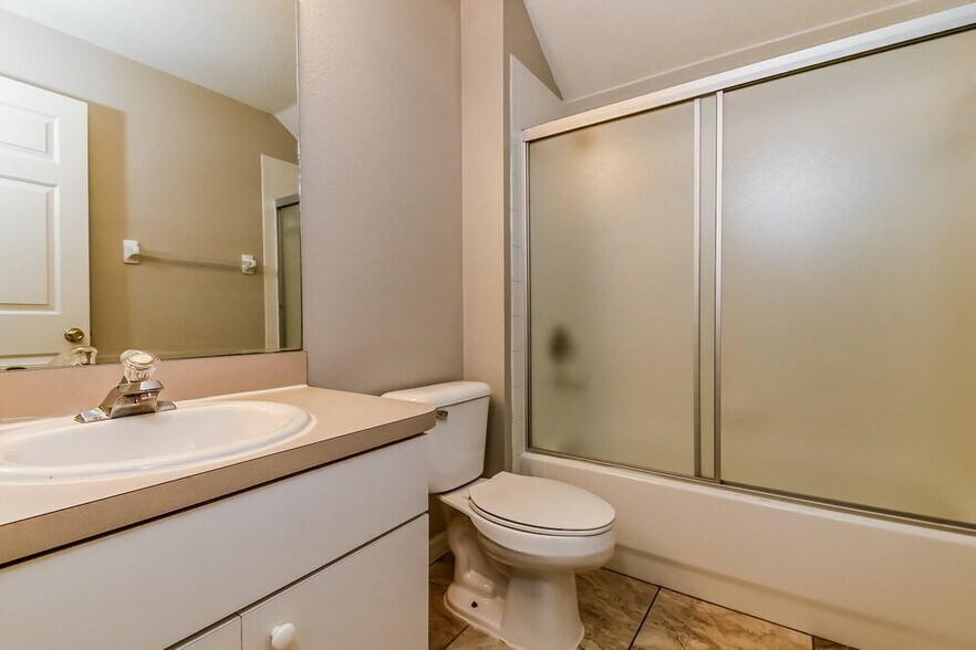 Building Photo - 6507 Summer Cove Dr