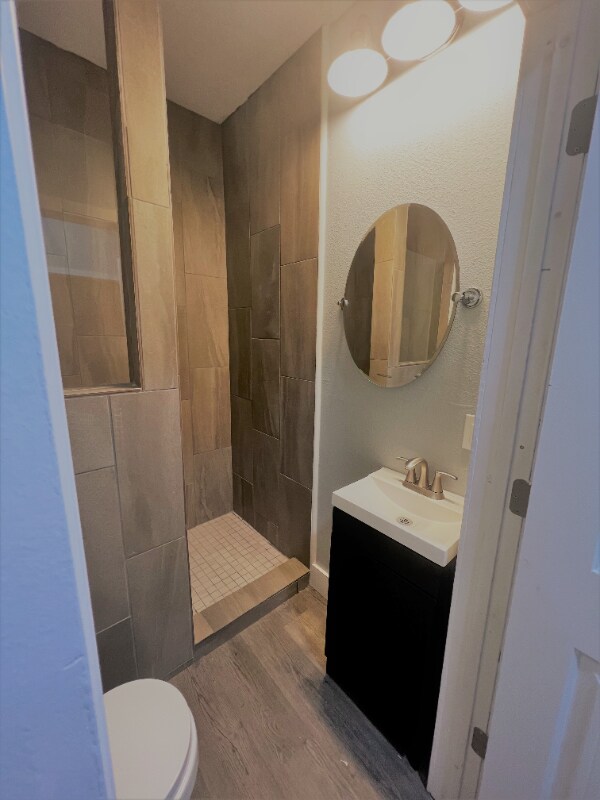 Building Photo - 715 W Hollywood Ave