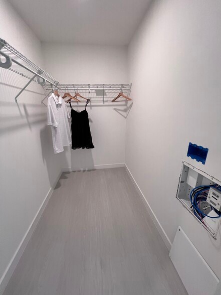 Building Photo - 20421 NW 20th Ct