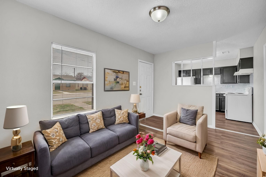 Primary Photo - 216 W Avenue G