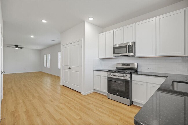 Building Photo - 4319 Maple Root Ln