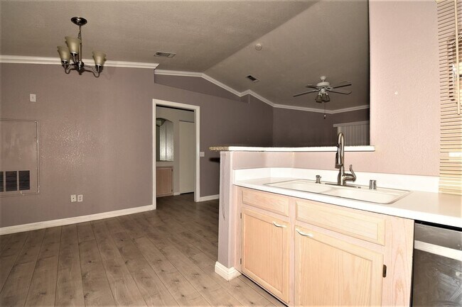 Building Photo - Stunning 1 Bed 1 Bath Condo On 2nd Floor at Opulence!