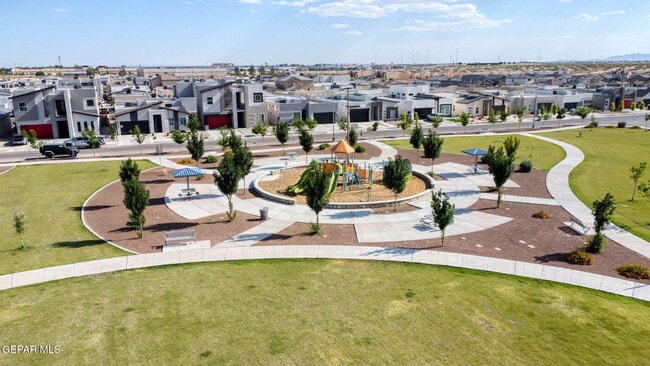 Building Photo - 3945 Desert Dunes Dr