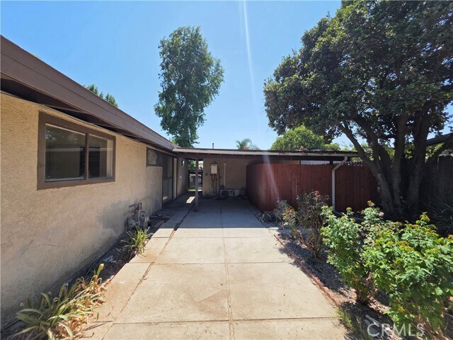 Building Photo - 13030 Bradwell Ave