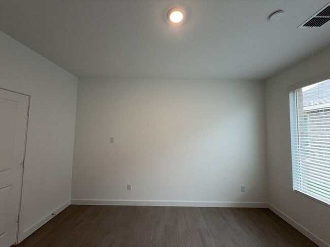 Building Photo - 537 Ml Trce Wy