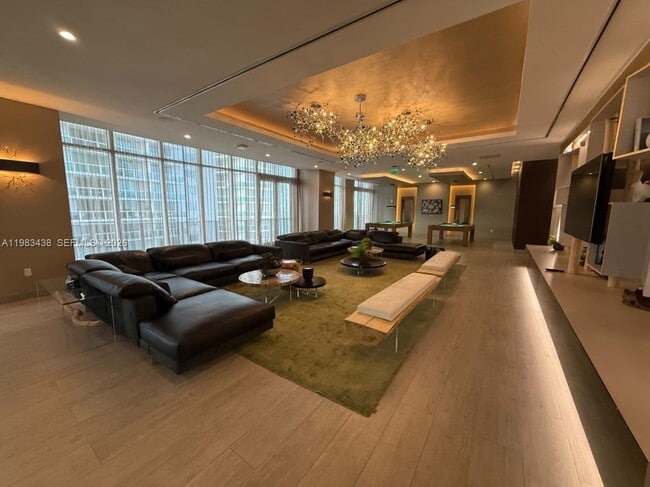 Building Photo - 488 NE 18th St