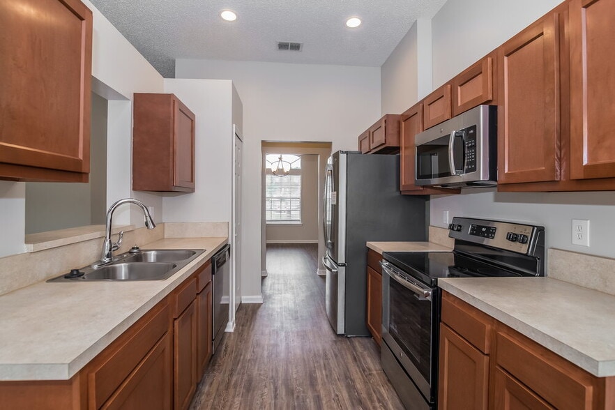 Building Photo - 7955 Ortega Bluff Pkwy