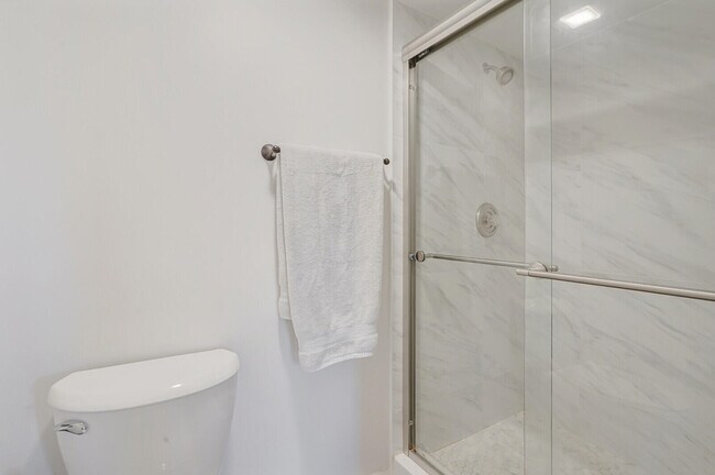 Building Photo - 6037 Balboa Cir