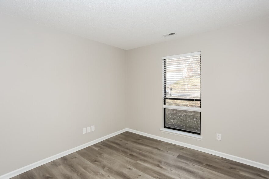 Building Photo - 8428 Rittenhouse Cir