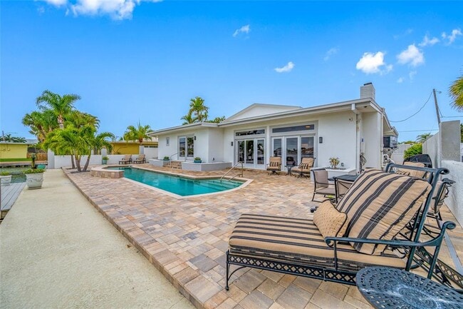 Building Photo - 540 59th Ave