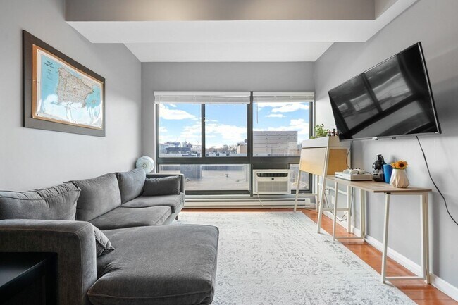 Primary Photo - 12 Stoneholm St