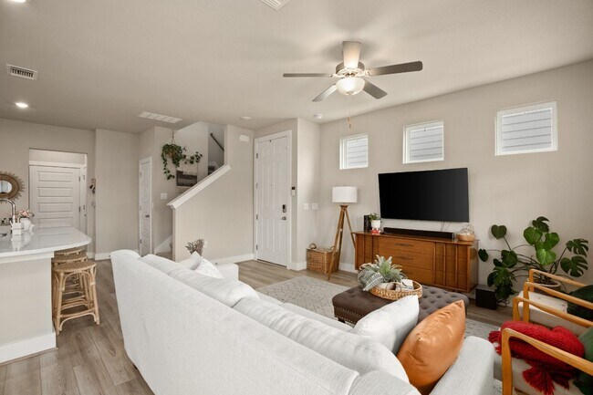 Building Photo - 7400 Travertine Spring Dr