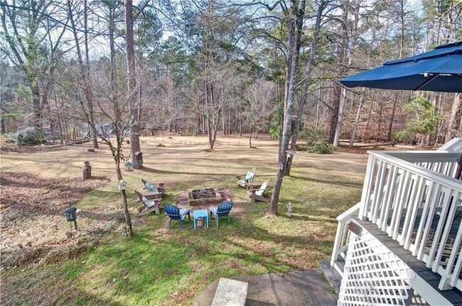 Building Photo - 4060 Merritt Dr